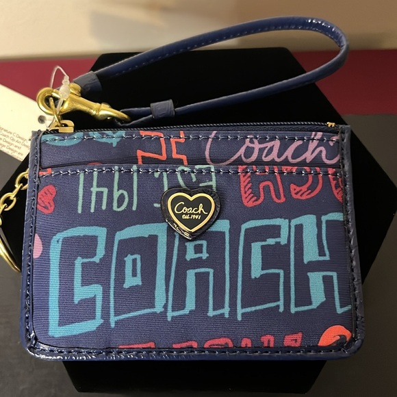 NWT Coach *RARE* Fun Graffiti Limited Edition Heart Logo ID Holder Wristlet - Picture 2 of 8